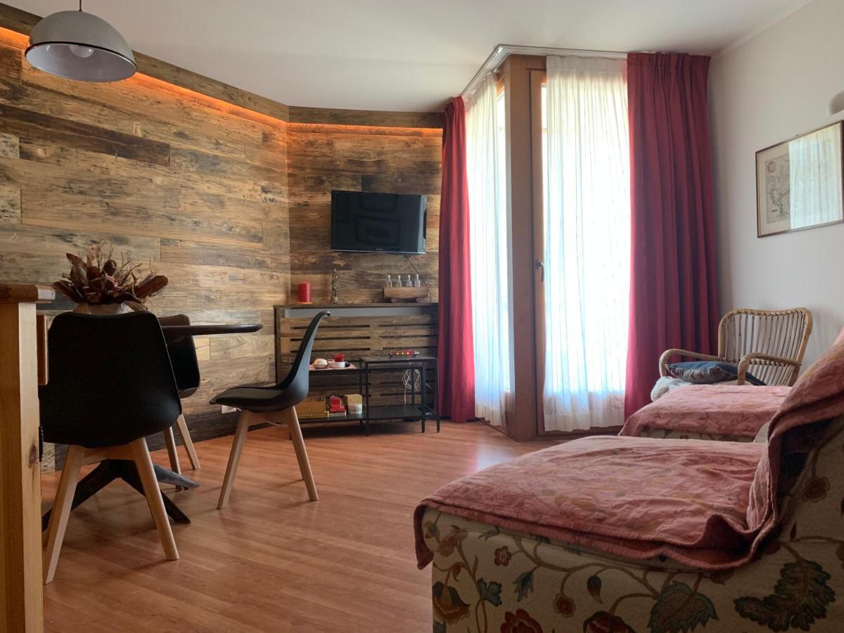 Apartament Giomein , In Out ,cir 0281 *